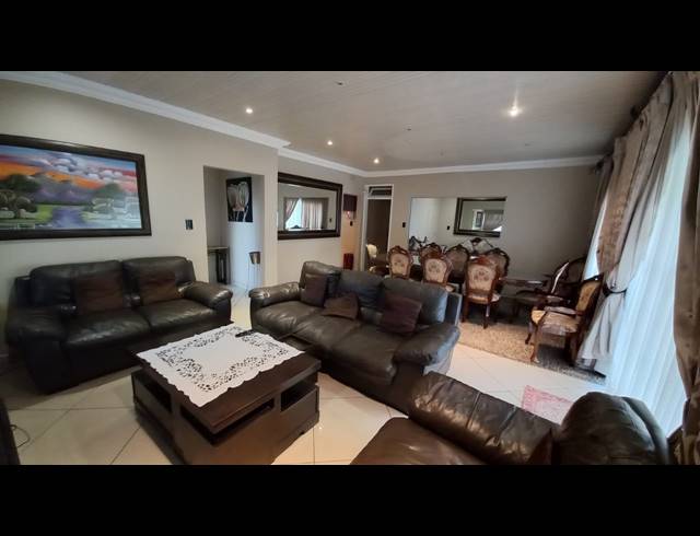 3 BEDROOM HOUSE TO LET IN VANDERBIJLPARK SW 1
